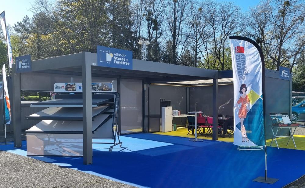 Photos stand Photos stand